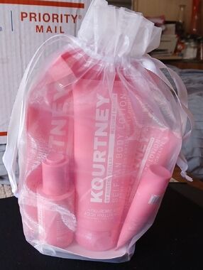 Kourtney by Kourtney Keller Complete Self Tanning Kit, Lotion,Drops, Mitt New